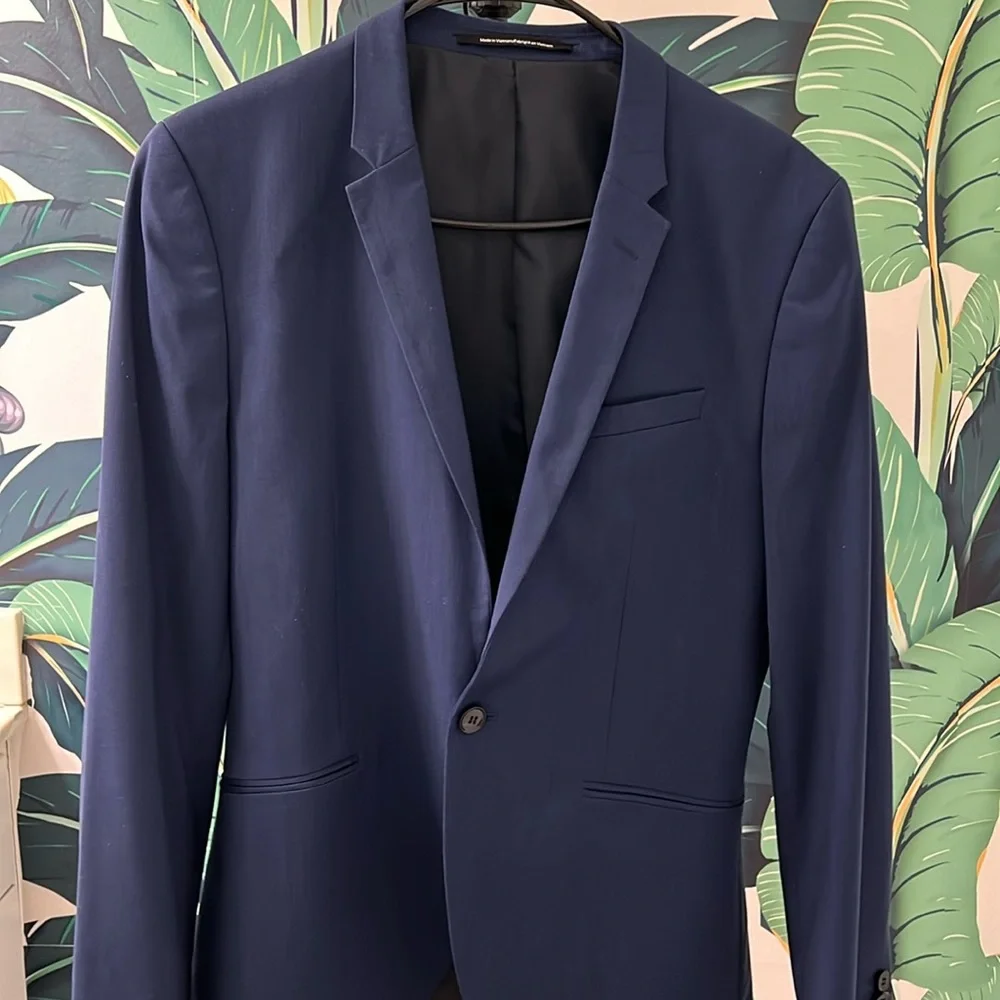 H&M navy suit - Picture 2 of 4